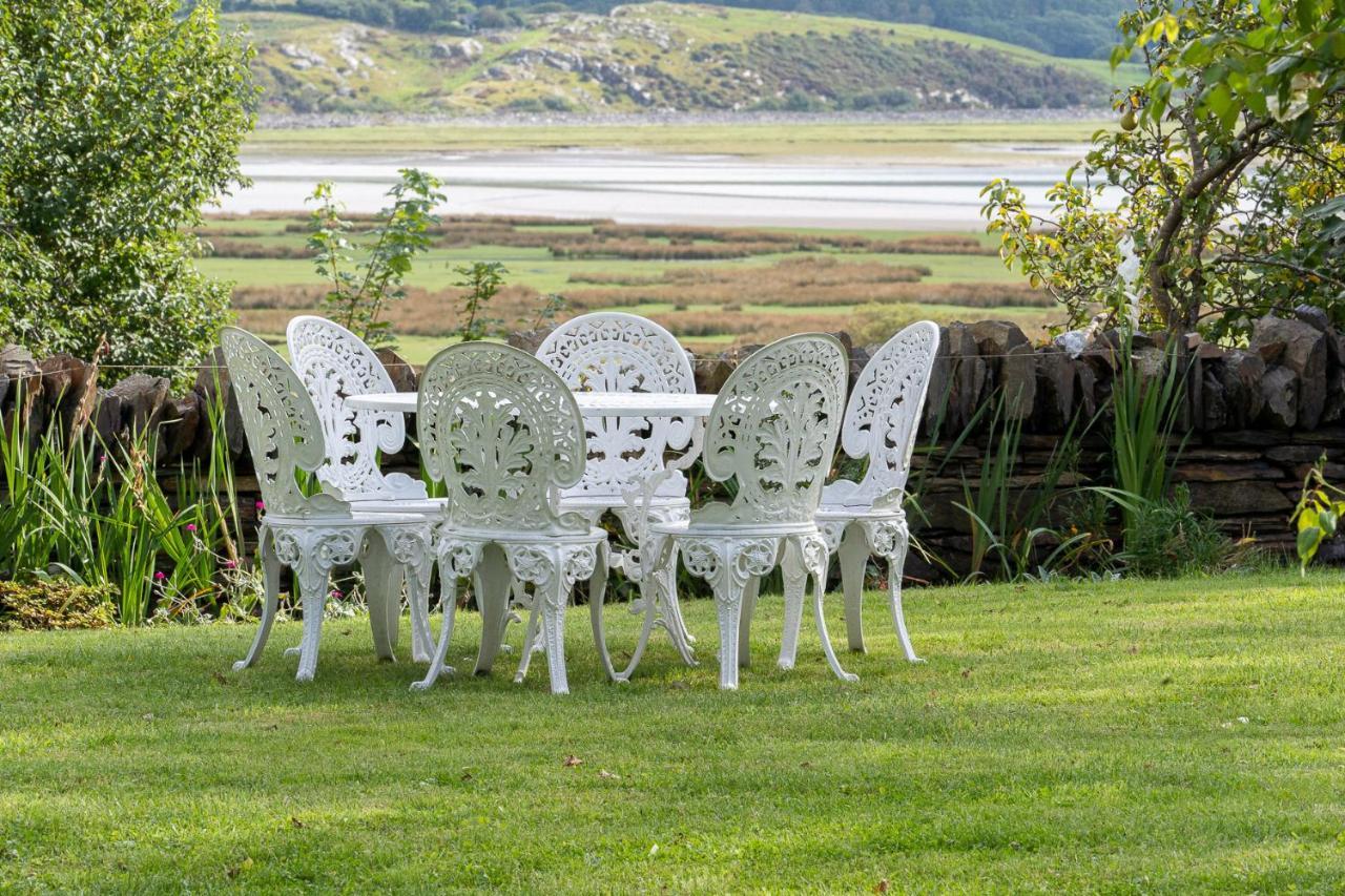 Penrhyndeudreath Taldraeth - Old Vicarage Guest House מראה חיצוני תמונה