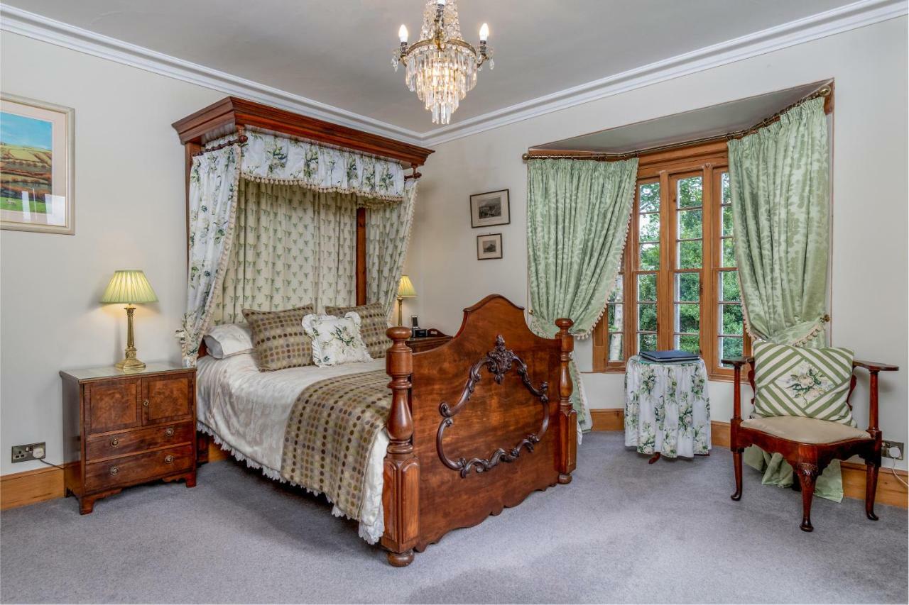 Penrhyndeudreath Taldraeth - Old Vicarage Guest House מראה חיצוני תמונה